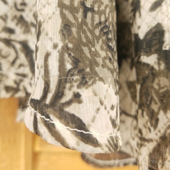 Flowy Floral Mini Skirt - Picture 6 of 11